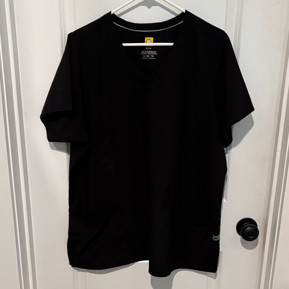 Wonder Wink Black V-Neck Short Sleeve Scrub Top